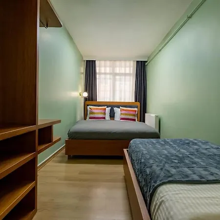 3-bedroom Near Taksim Square With Spacious Living Apartment *