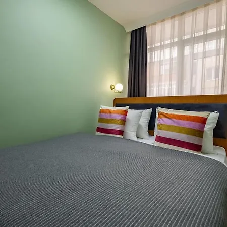 Apartment 3-bedroom Near Taksim Square With Spacious Living *
