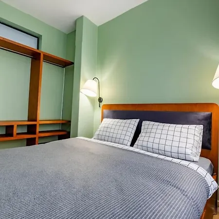 3-bedroom Near Taksim Square With Spacious Living * 이스탄불